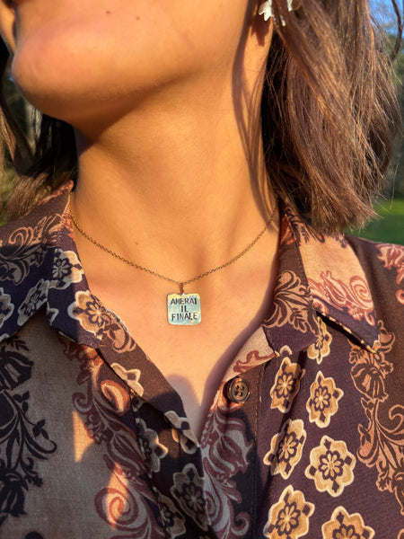 Collana targhetta “Amerai il finale”