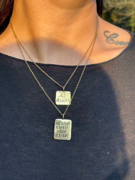 Collana targhetta “Ad maiora”